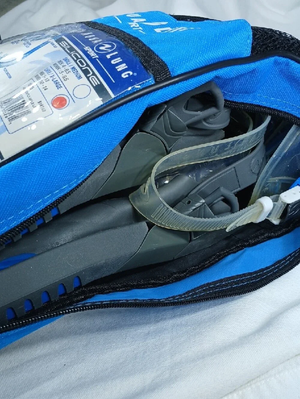 Aqua Lung Sport Men’s Blue Snorkel Mask and Fin Set